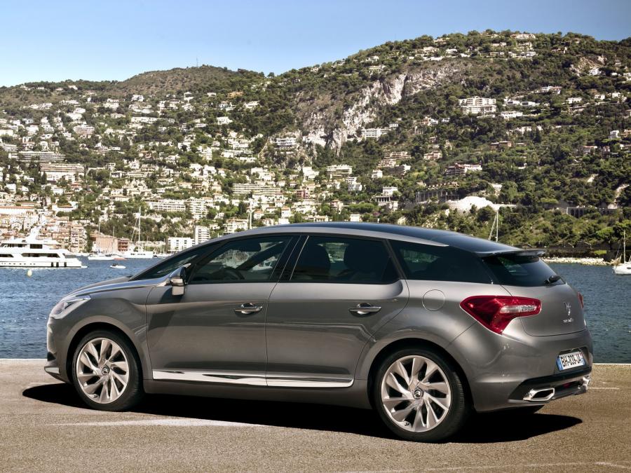  Citroen DS5 2011 года  (фото 4 из 33)